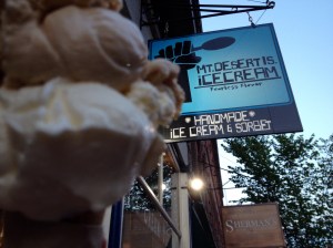 A scoop of Maine cream and one of butterbeer. Delicious!